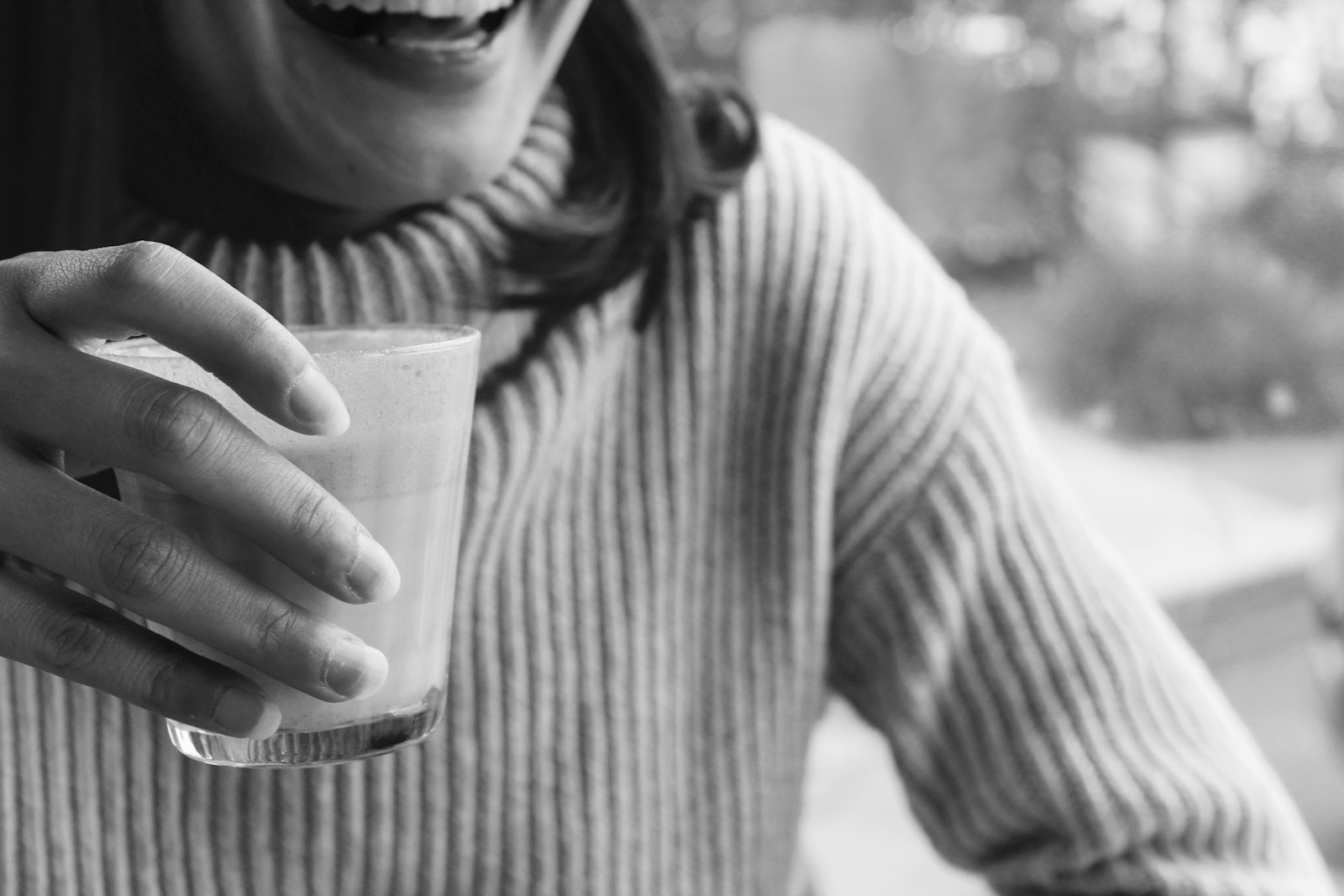 Dor nos dentes ao ingerir alimento gelado ou quente.