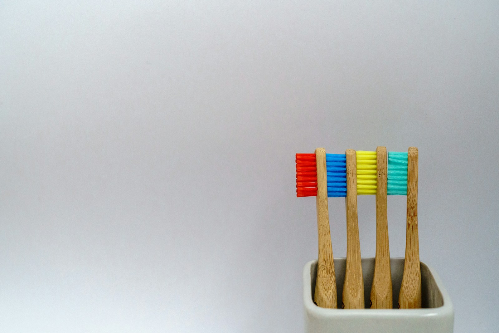 Preciso trocar de escova de dente?